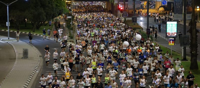 משפחות החטופים הזניקו, כ-20 אלף השתתפו: סיכום מרוץ הלילה של ת"א