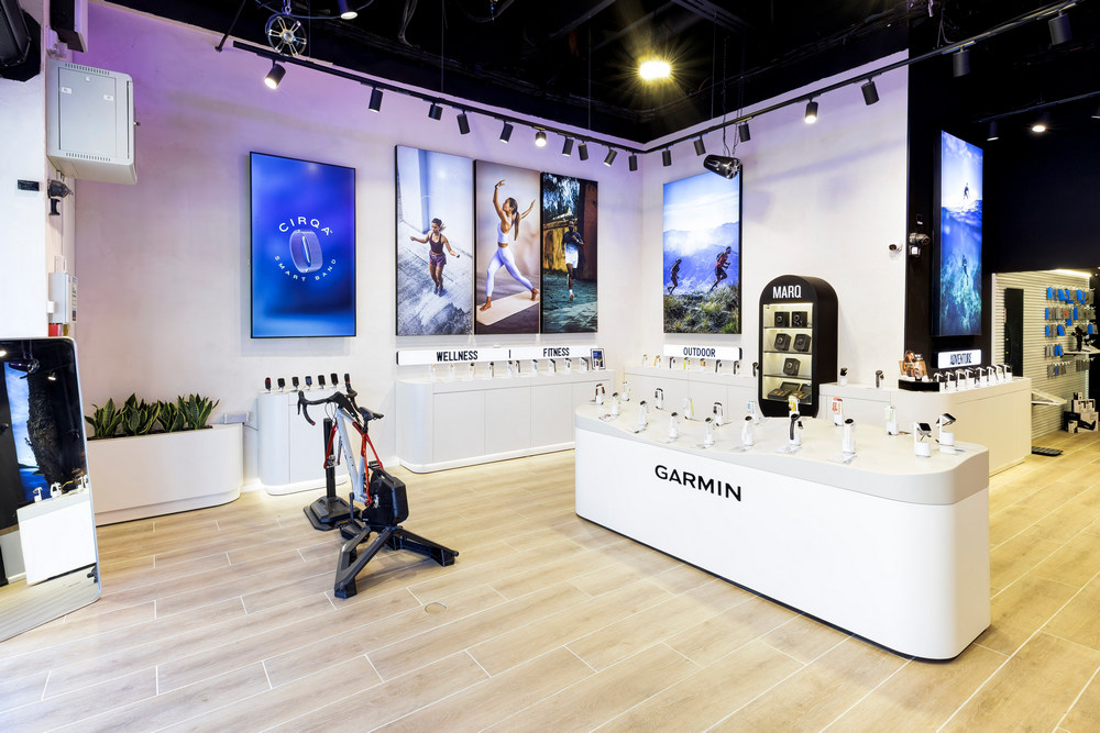 החנות המשופצת של Garmin בנמל ת"א