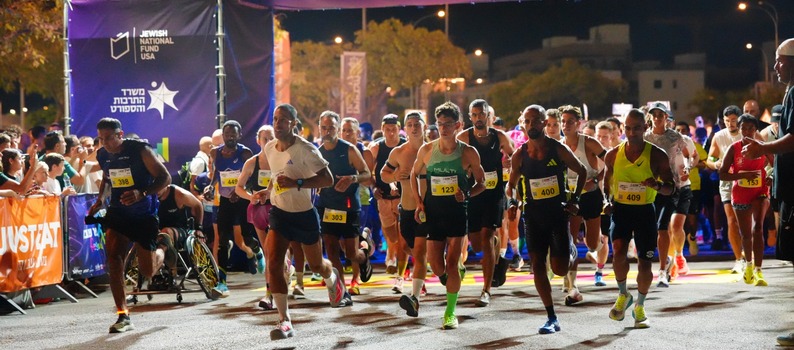 זינוק מרוץ הלילה של ב"ש | צילום: נועם אופק