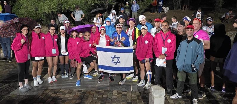 חלק מהמשלחת הישראלית בספרטתלון לפני הזינוק | צילום: ספרטתלון ישראל