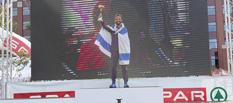 דביר צוברי על הפודיום במרתון בודפשט