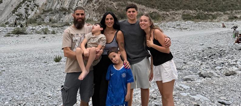 דן אלתרמן והמשפחה